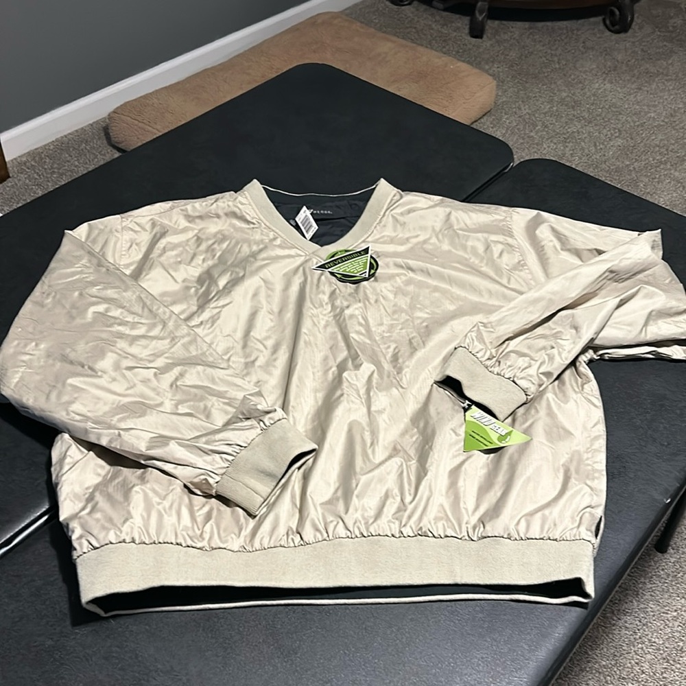 Men’s awesome NEW never worn wind breaker!